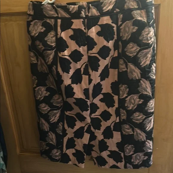 Ann Taylor Pink and Black Pencil Skirt Knee-length for Night Out or Work - Picture 5 of 9